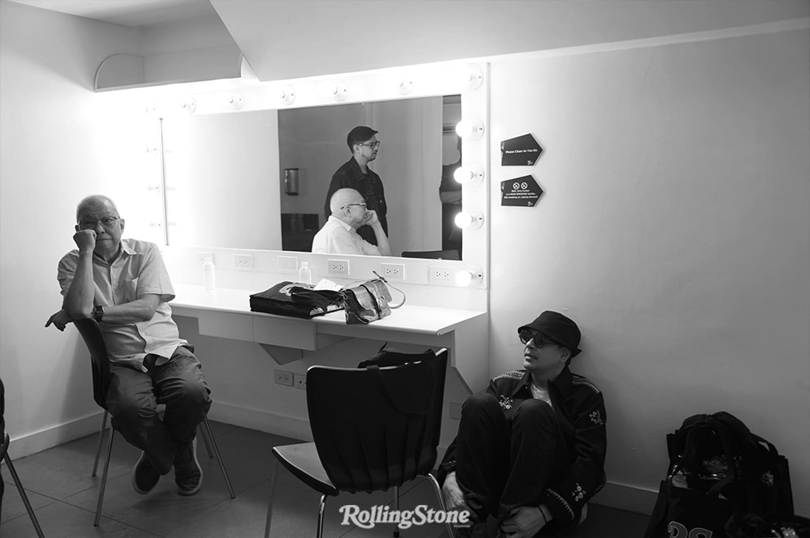 National Artist and screenwriter Ricky Lee, moderator and Features Editor Don Jaucian, and actor John Lloyd Cruz