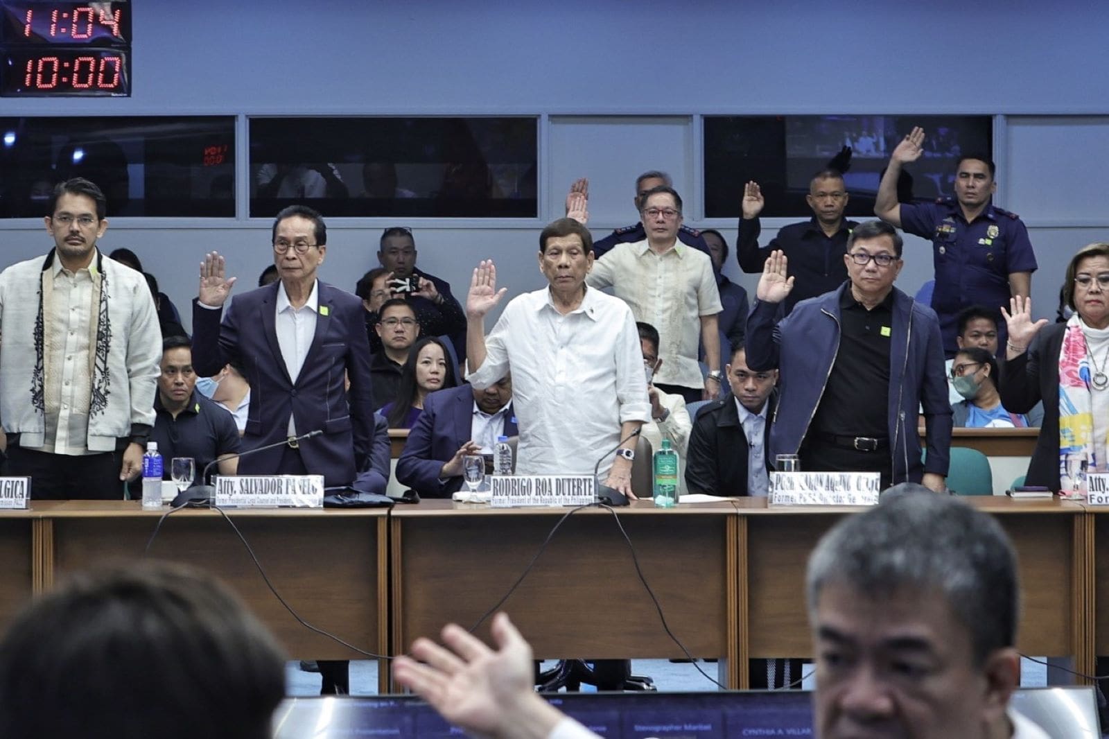 duterte swears oath in senate