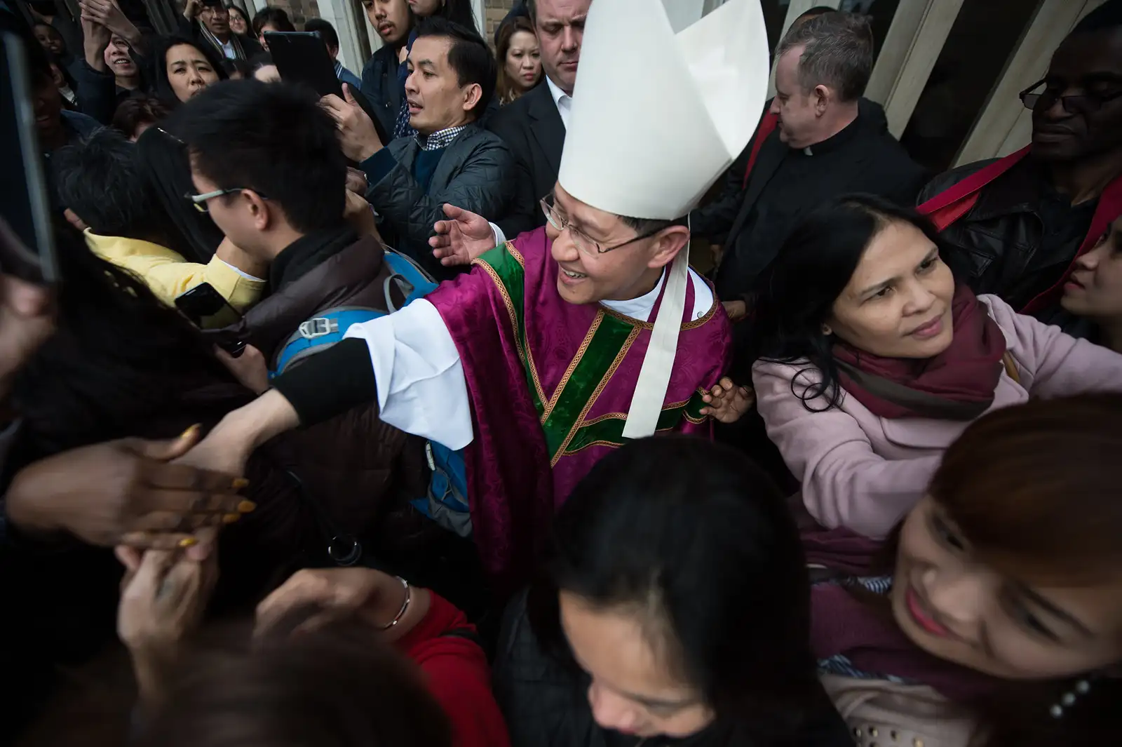 cardinal luis antonio tagle celebrating mass in St George Cathedral in Southwark