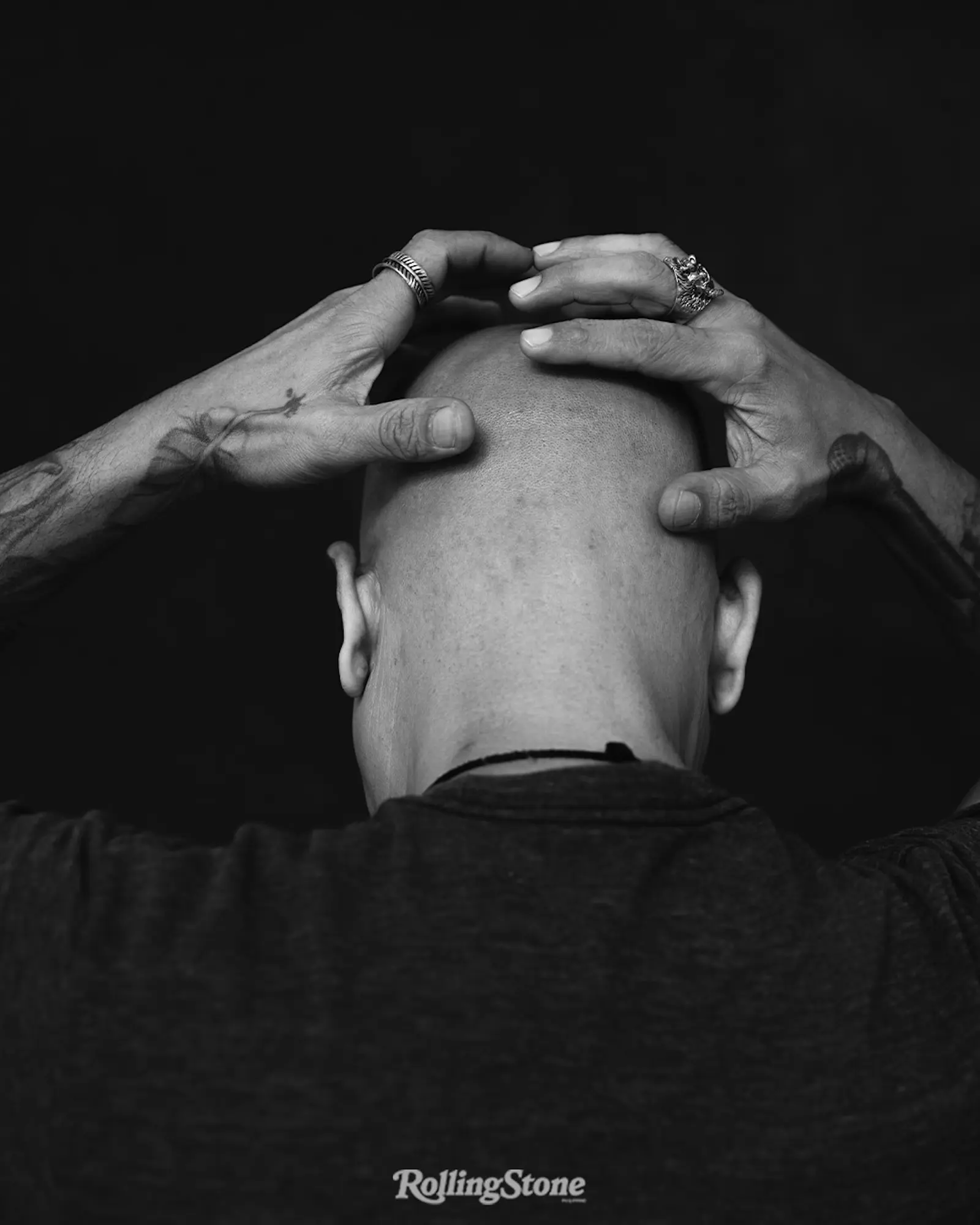 dong abay back of head and hands