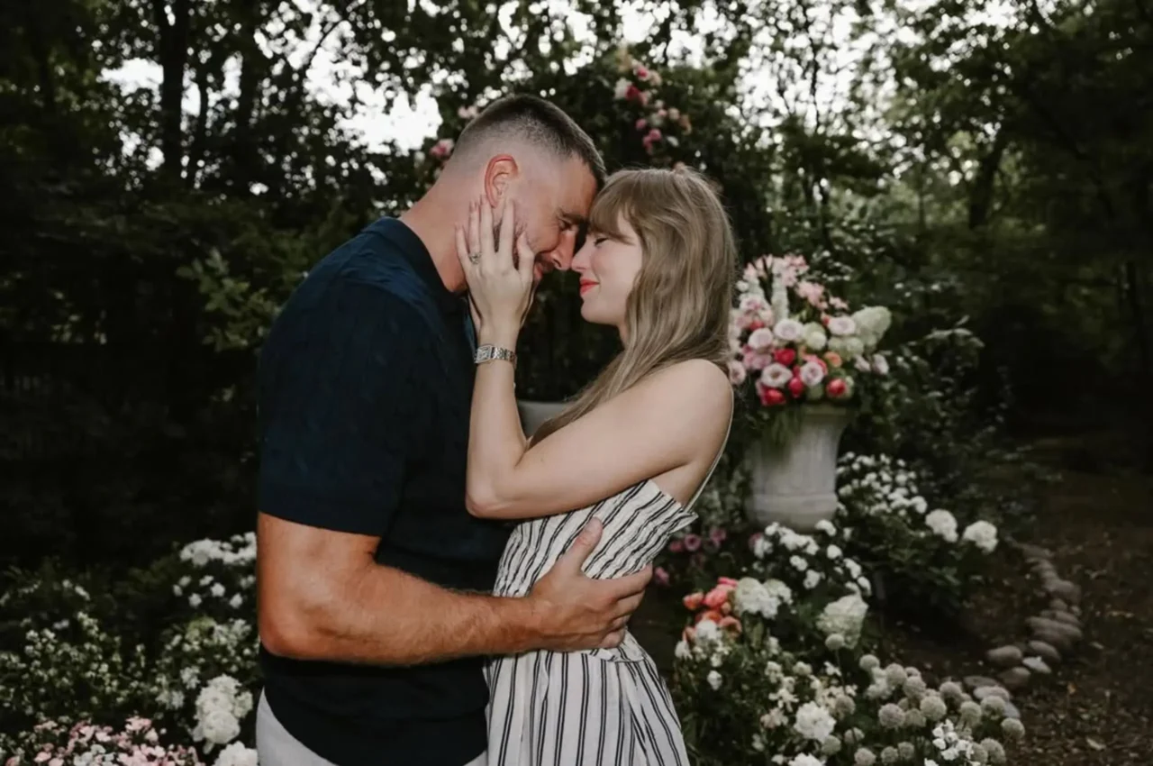 taylor swift travis kelce engagement gaylors react