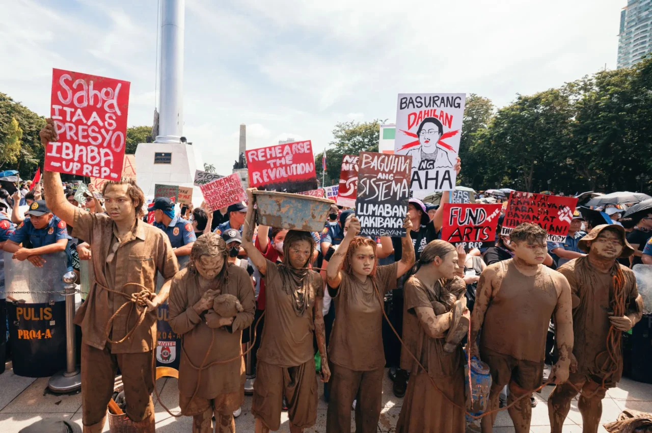 baha sa luneta mud protesters