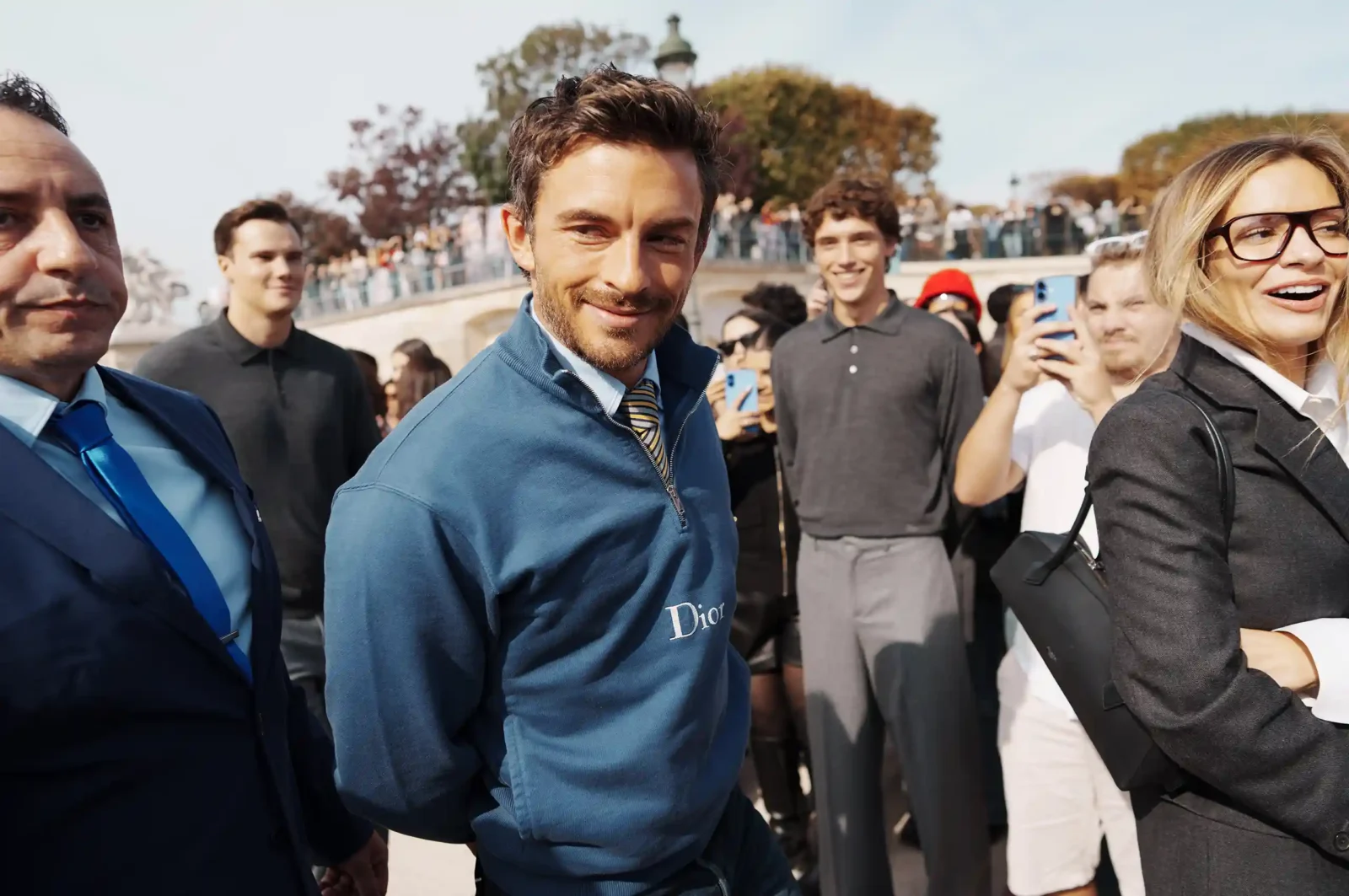 jonathan bailey at dior ss26 paris fashion week