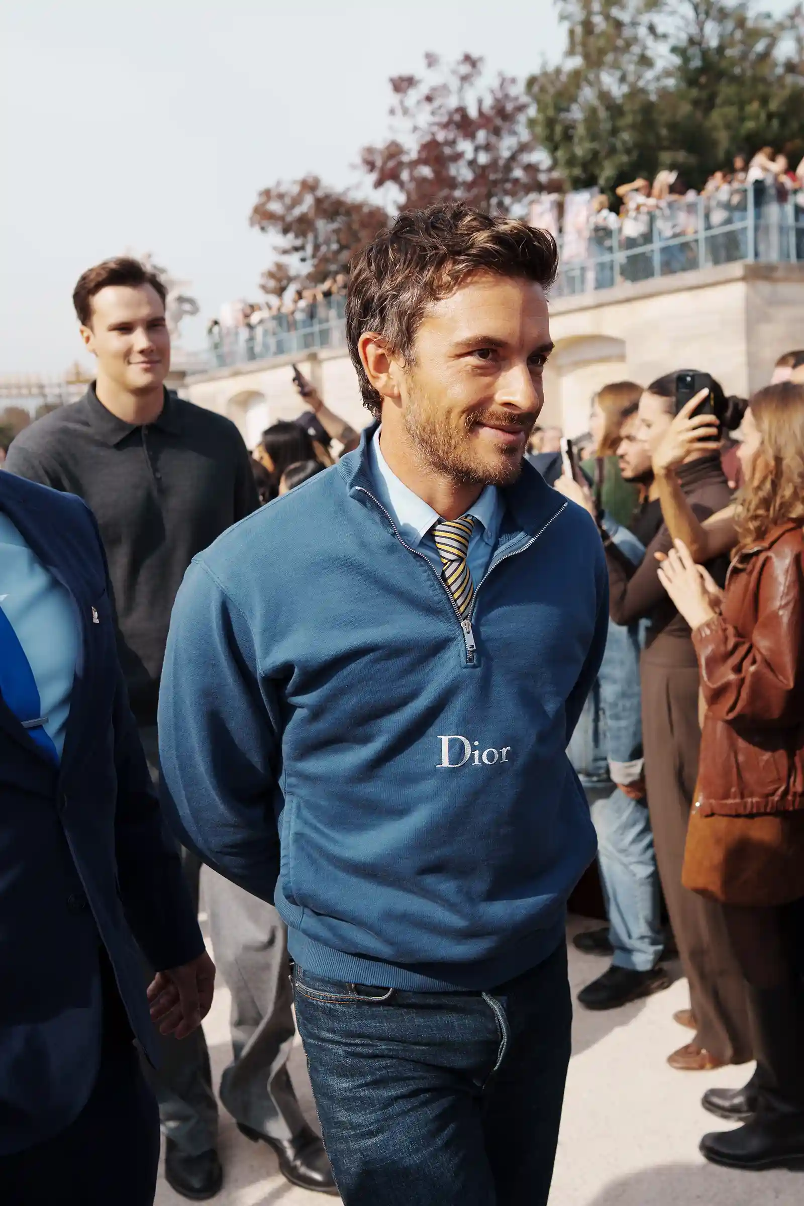 jonathan bailey at dior ss26 paris fashion week
