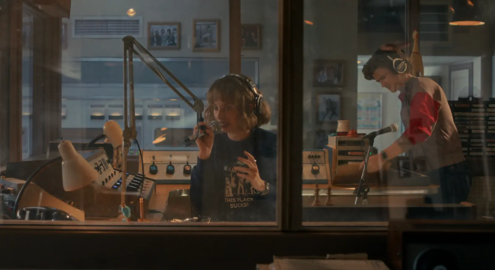 Maya Hawke, Joe Keery