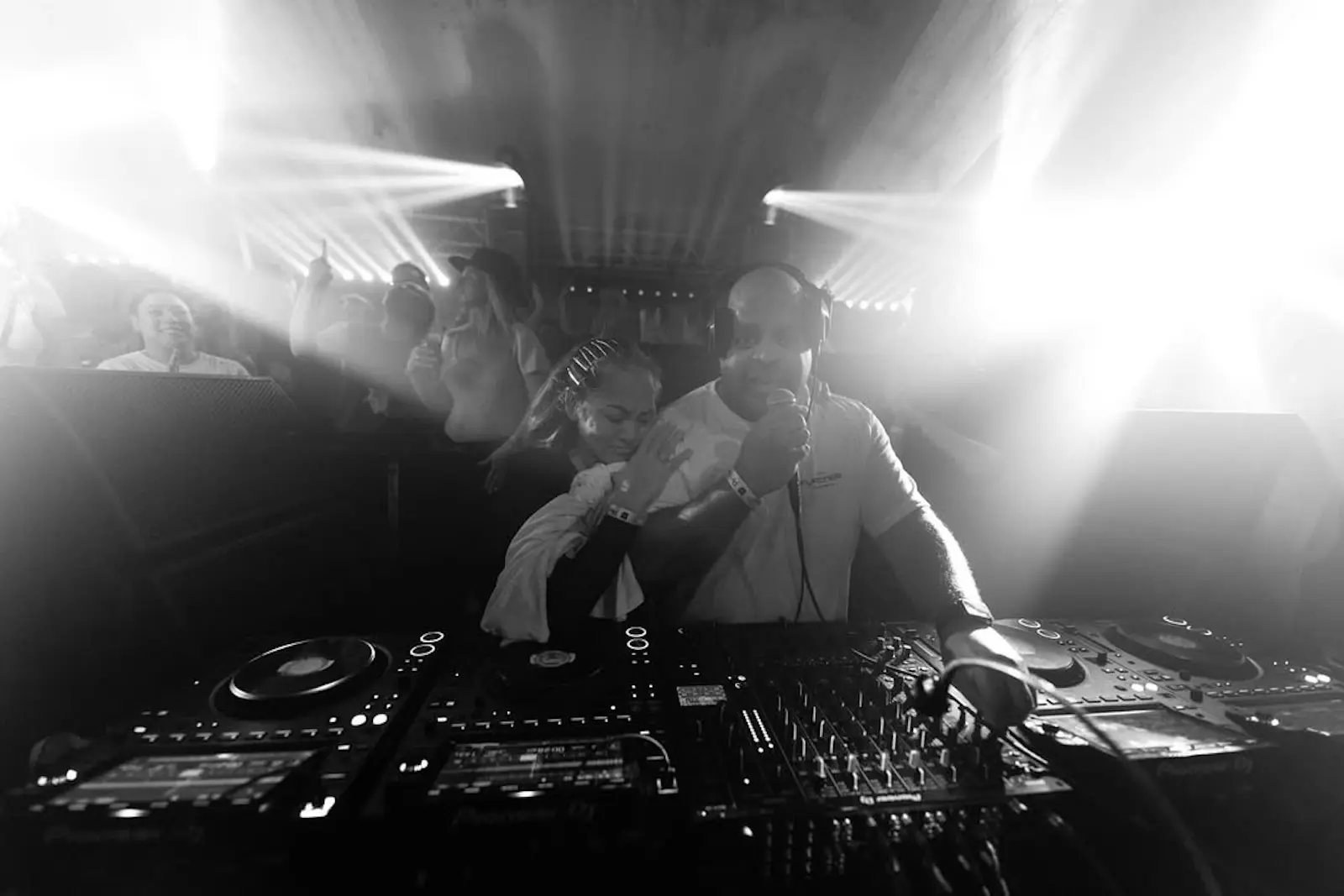 ahnne araza eric dulan dj bone homeless homies further amsterdam