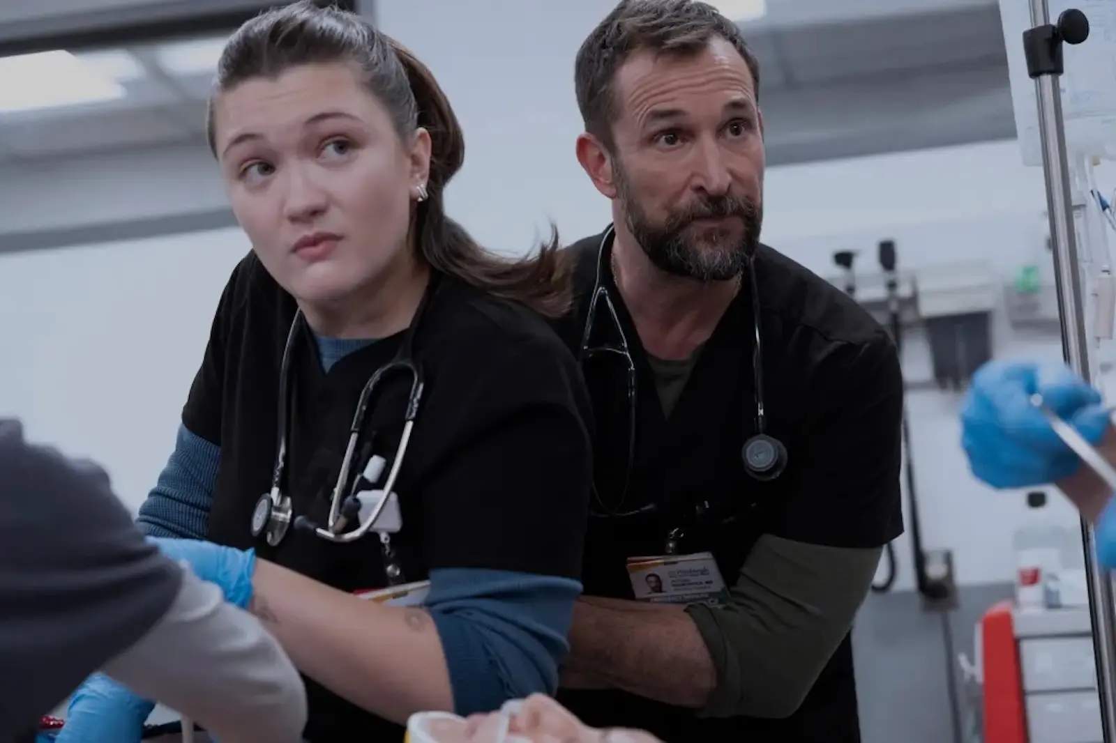 Isa Briones and Noah Wyle