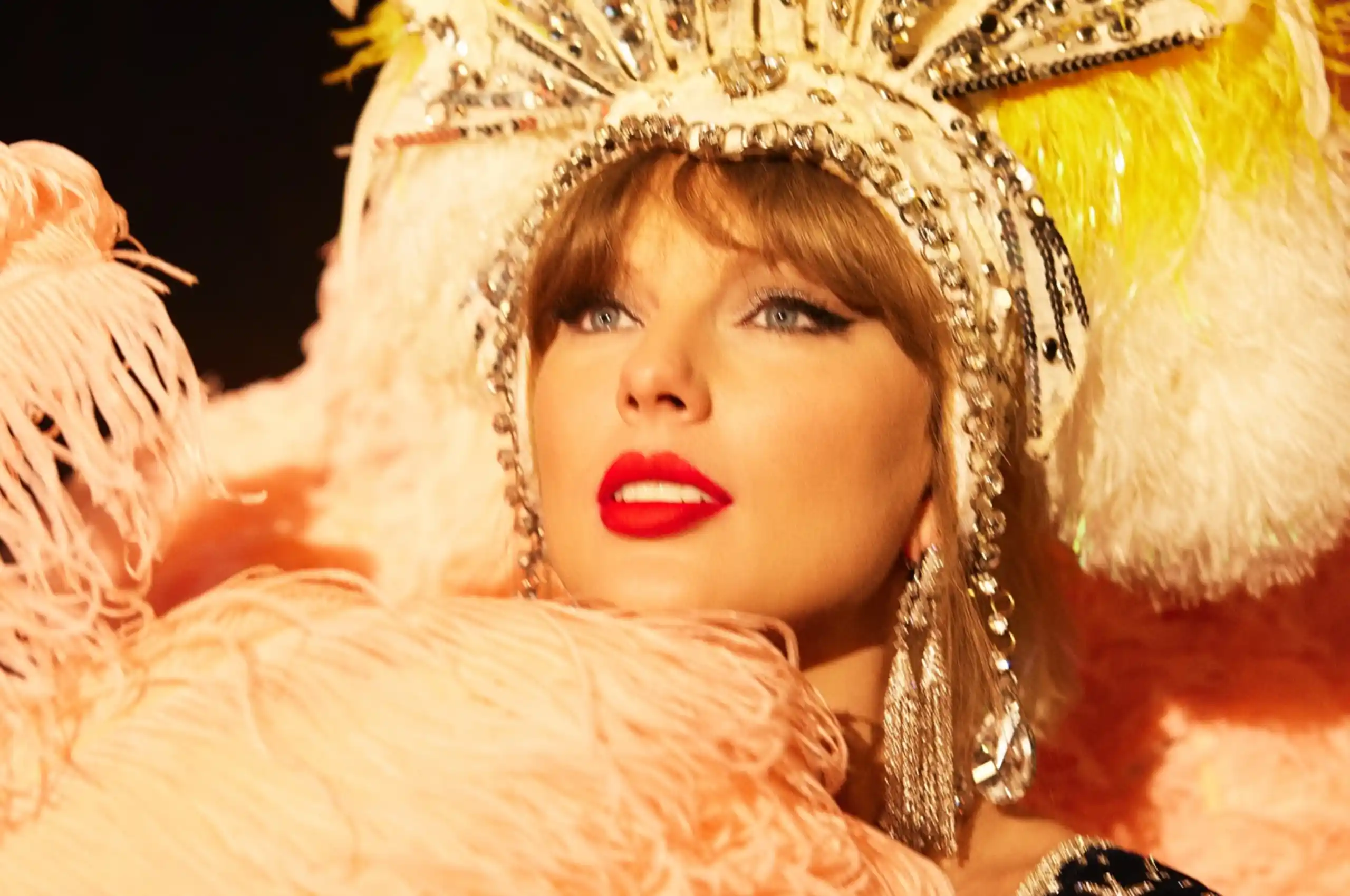 Taylor Swift Mother Mary