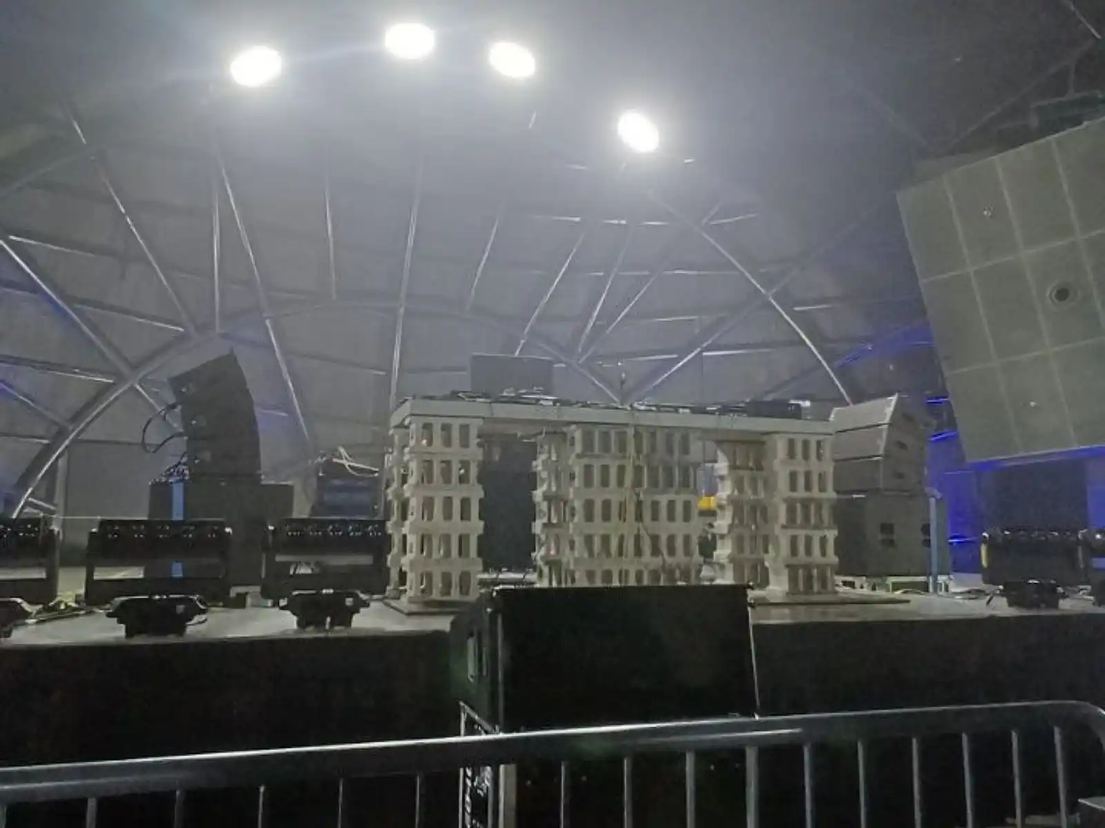 Jeff Mills empty booth