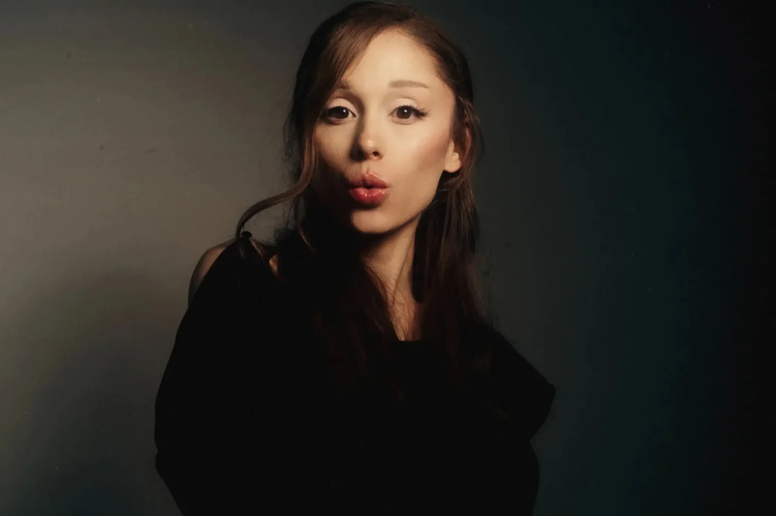 Ariana Grande, Petal