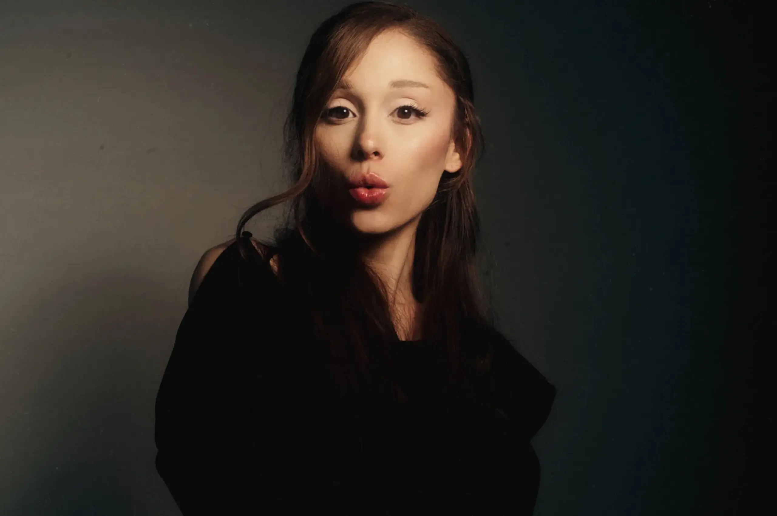 Ariana Grande, Petal