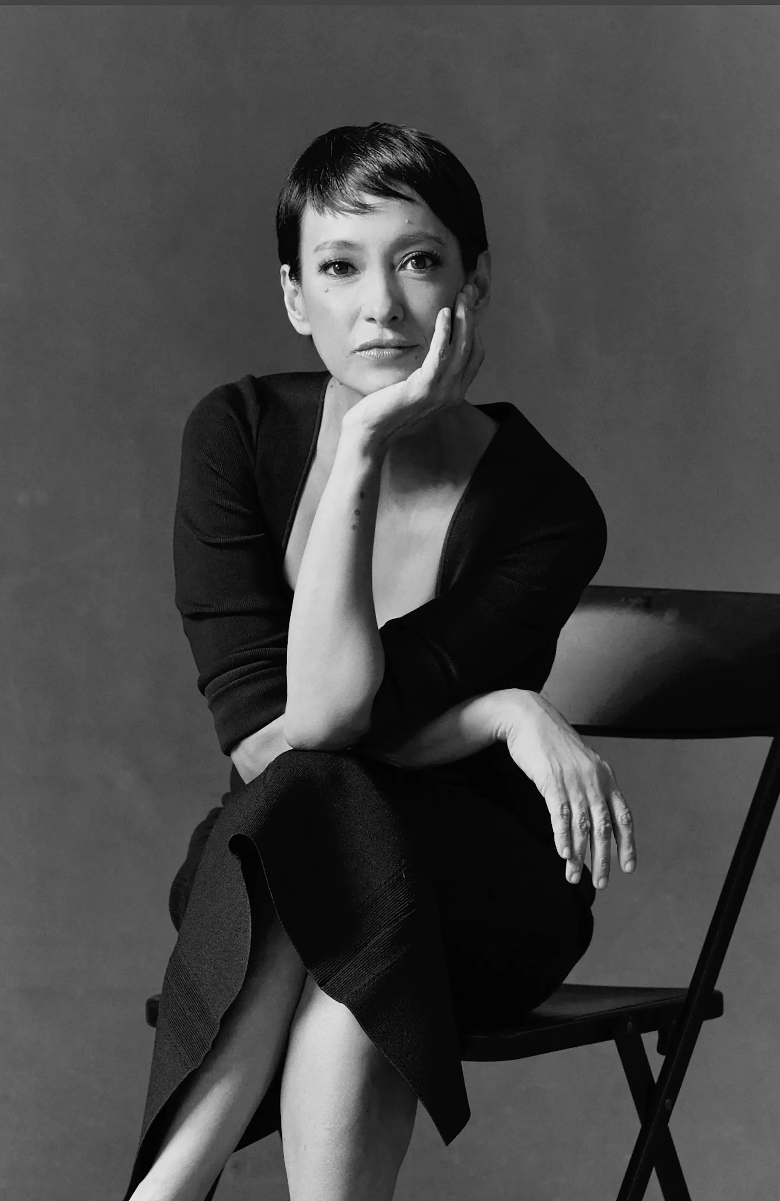 black and white portrait of bea valdes