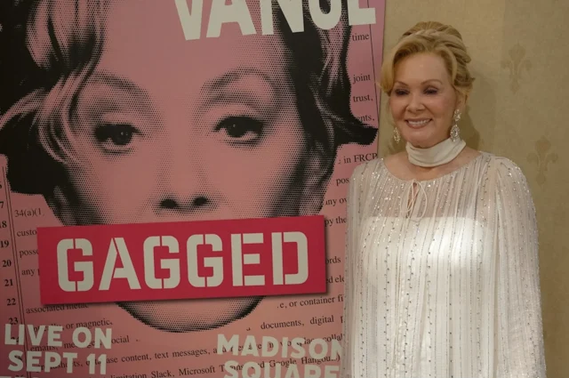 gagged deborah vance hacks season 5 episode 9