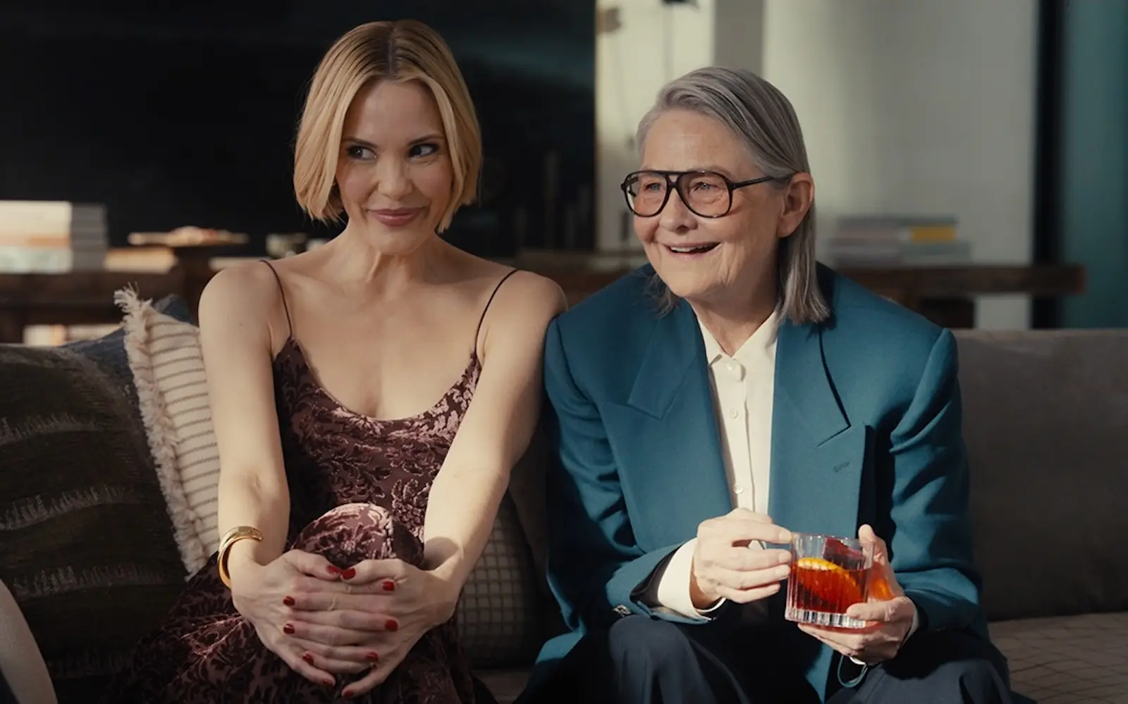 leslie bibb cherry jones hacks season 5 episode 7