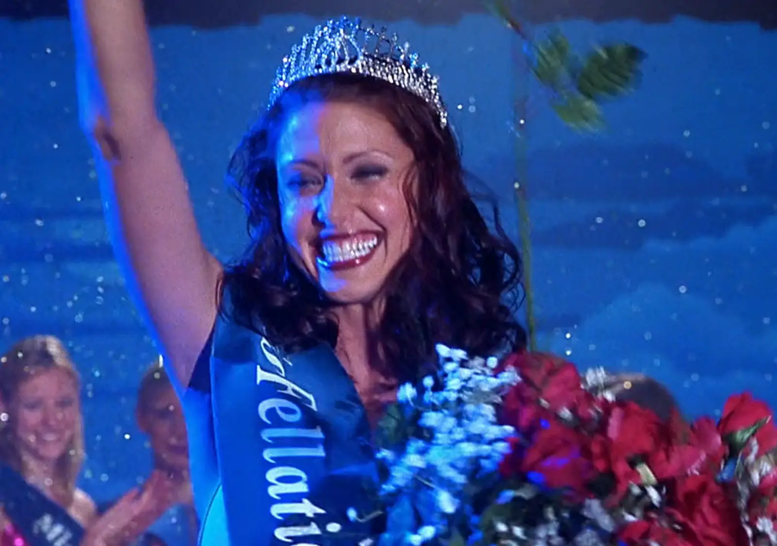 Shannon Elizabeth as Buffy in Scary Movie 