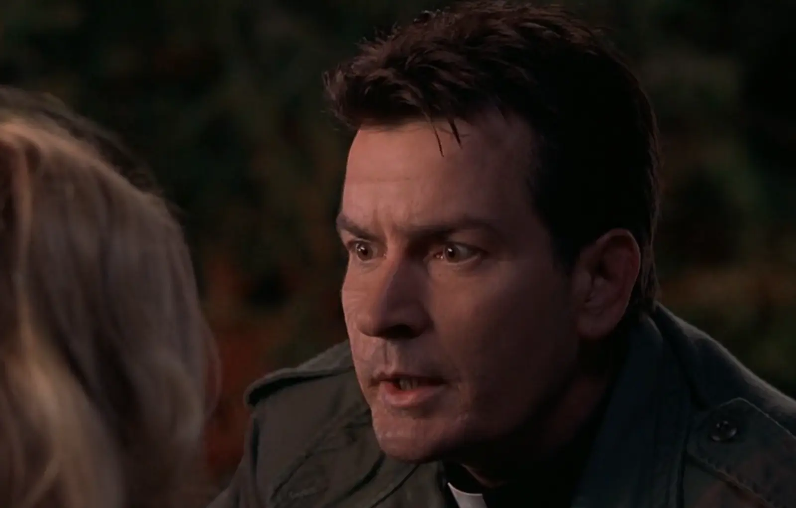 Charlie Sheen as Tom in Scary Movie 3. Screenshot from HBO Max/Official Website