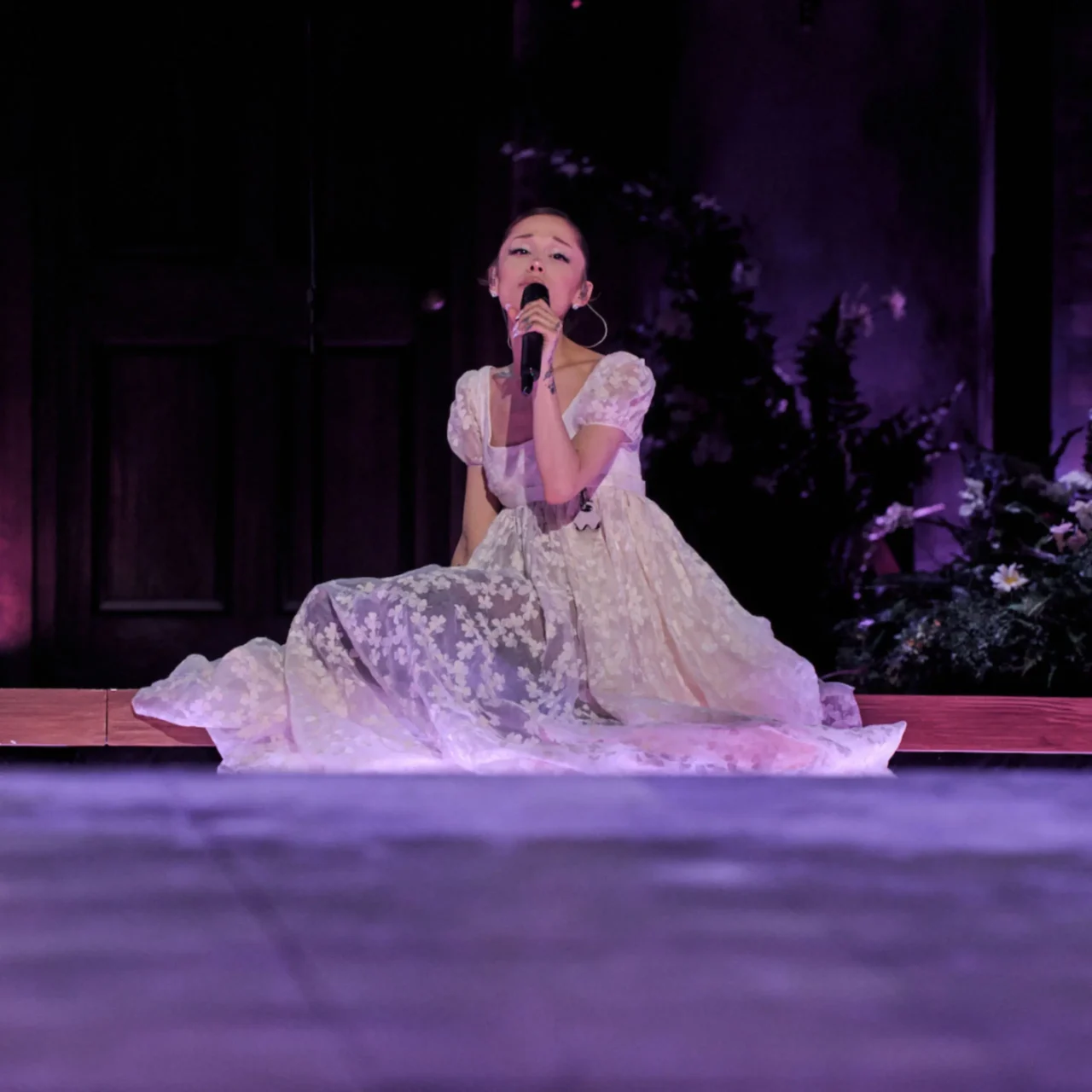 ariana grande eternal sunshine tour oakland