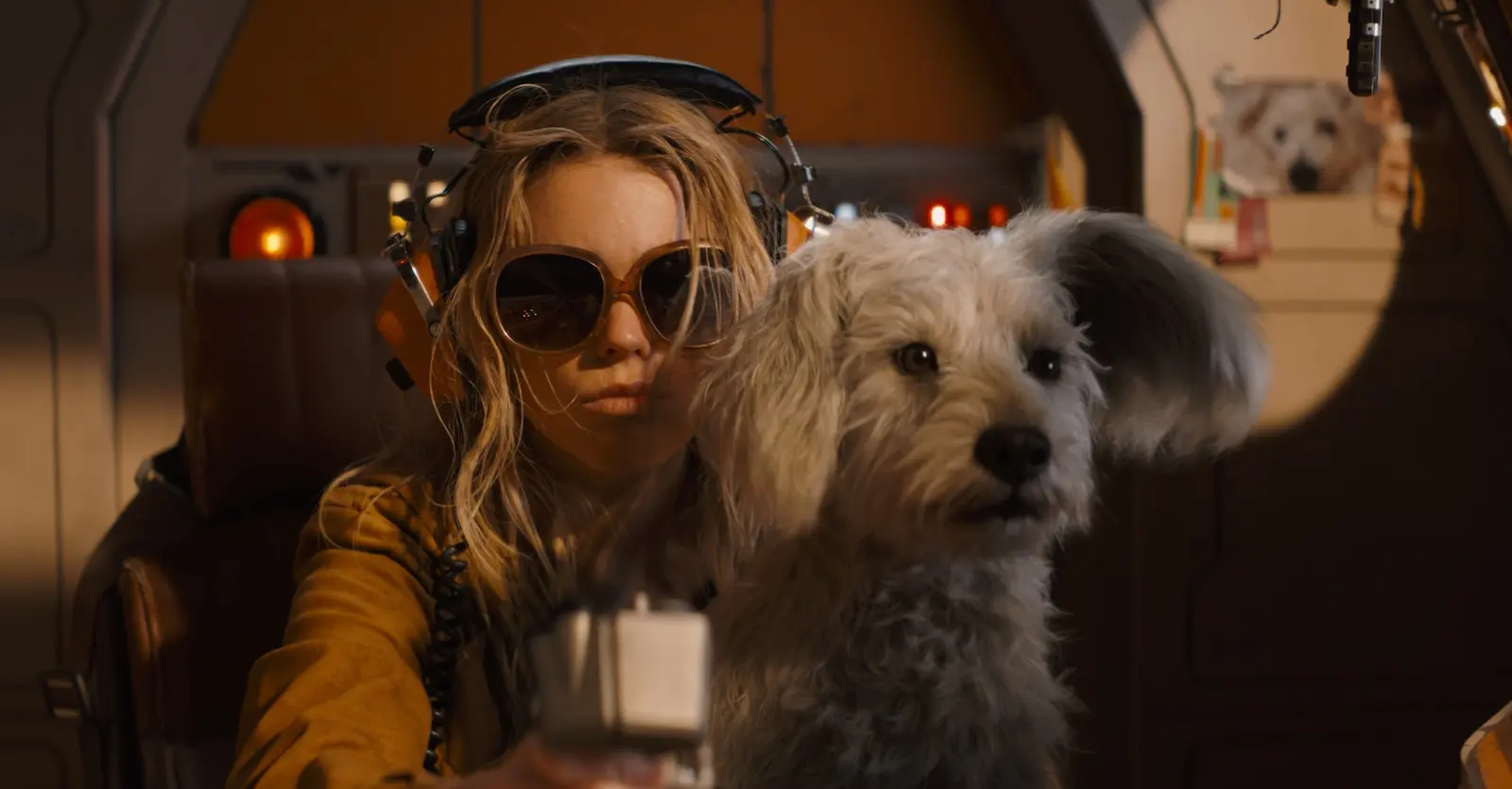 supergirl (milly alcock) and krypto