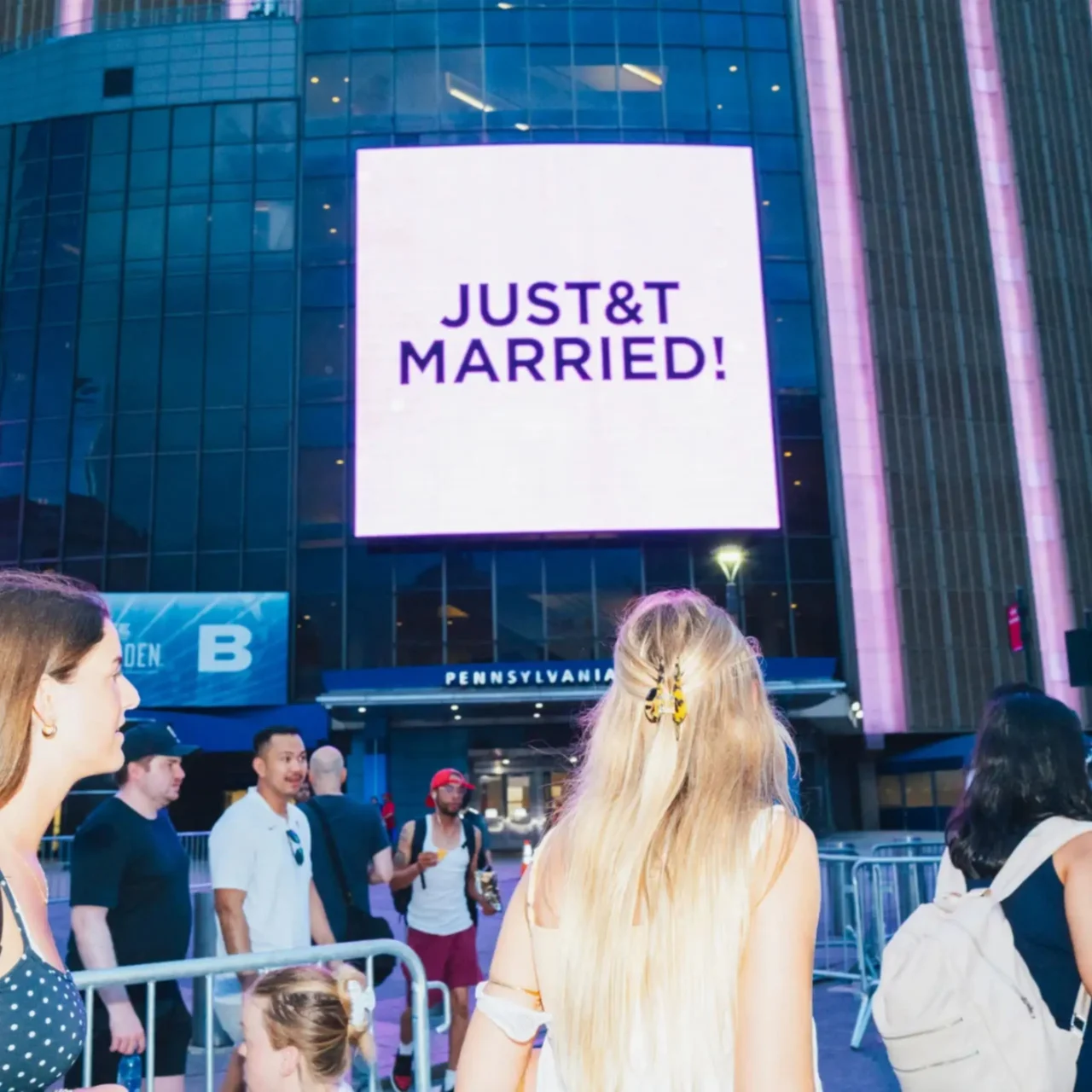 taylor swift wedding msg cost