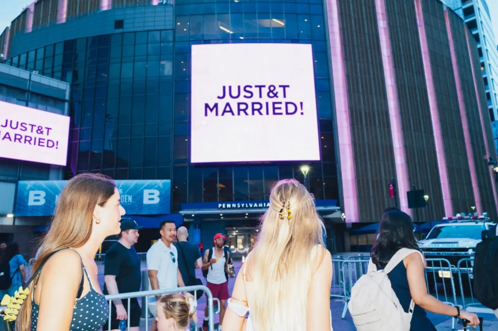 taylor swift wedding msg cost