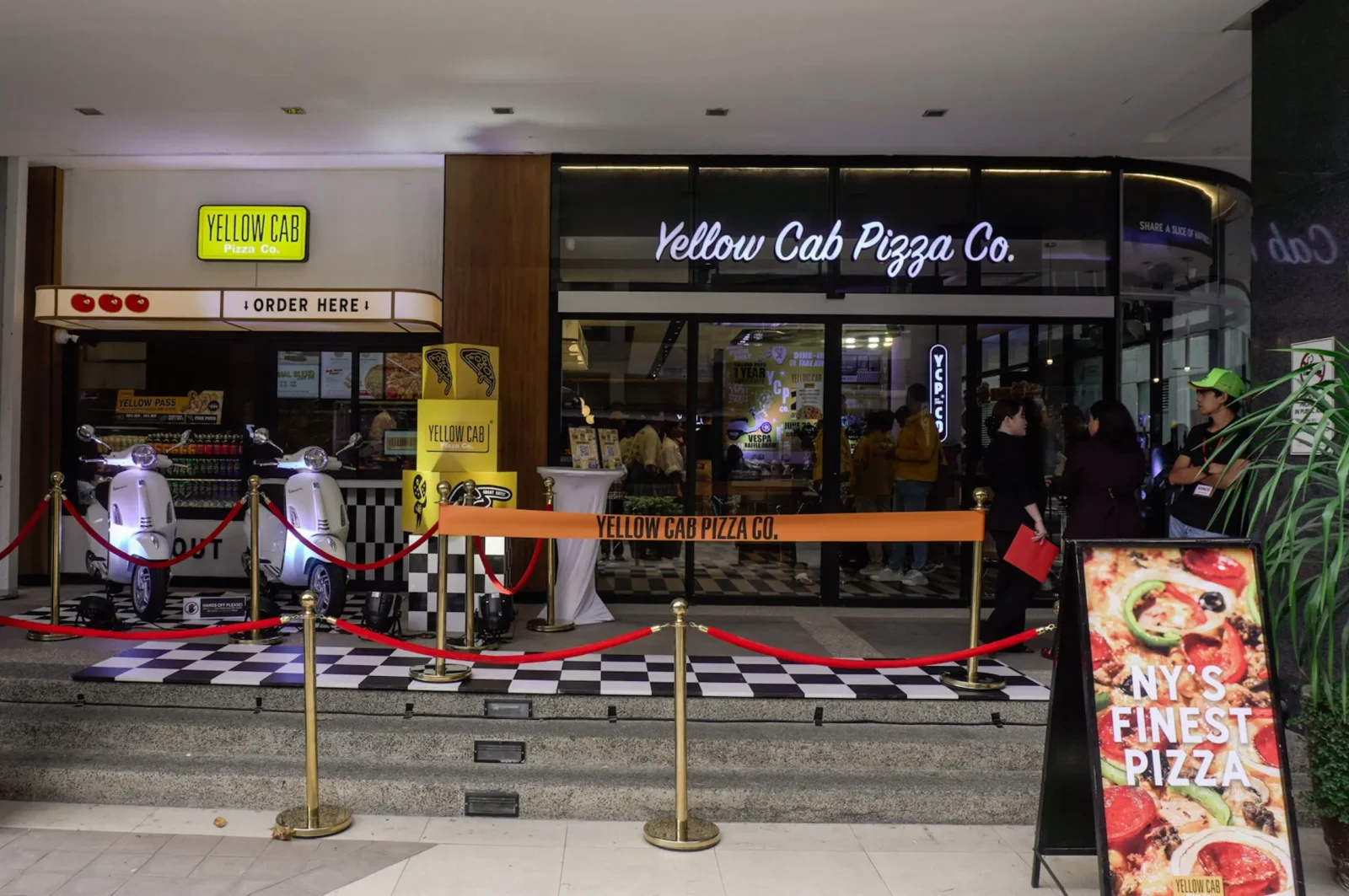 Yellow Cab Pizza Eastwood flagship store _SNY6870