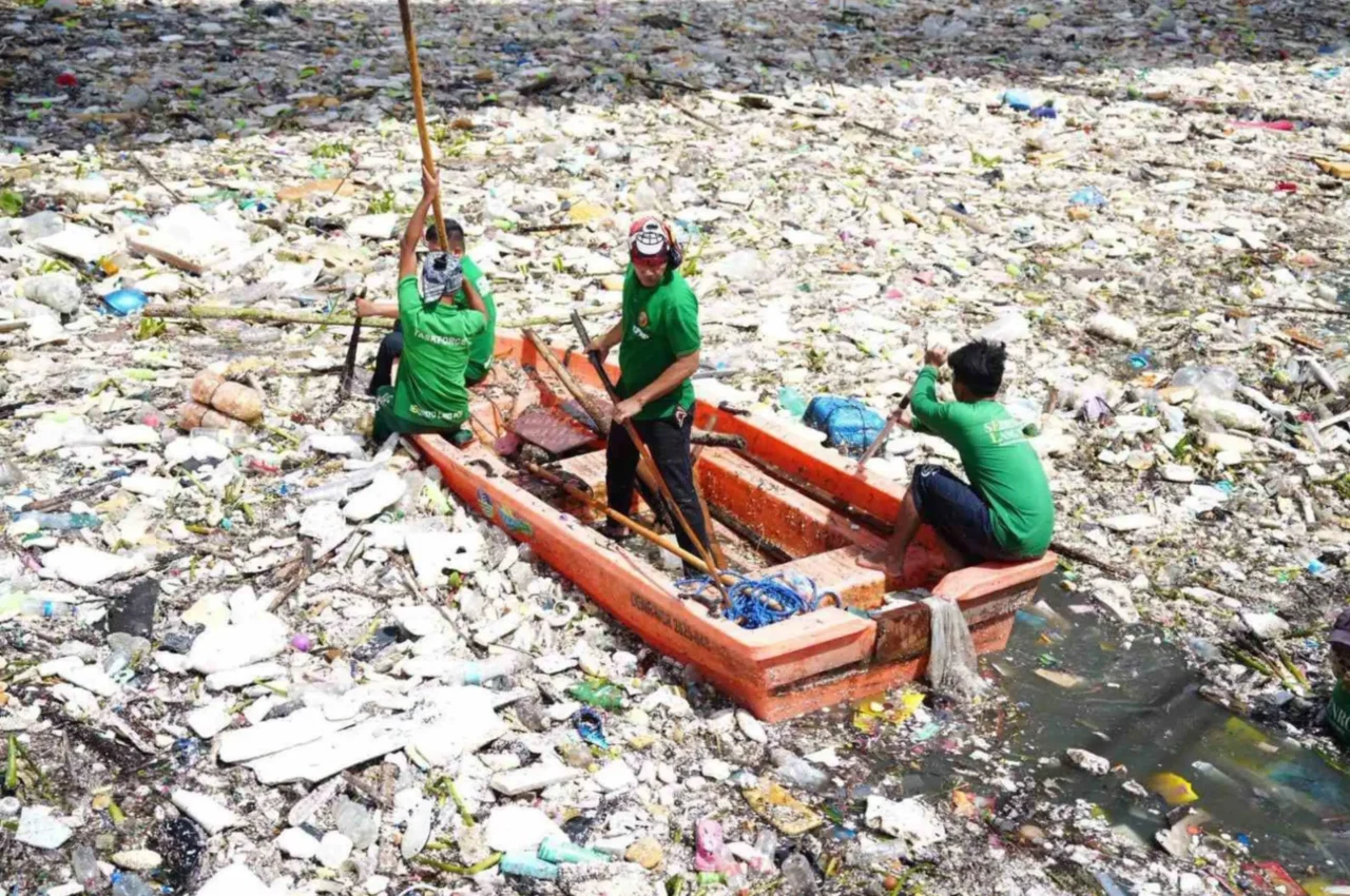 paranaque redemptorist waterway clean-up
