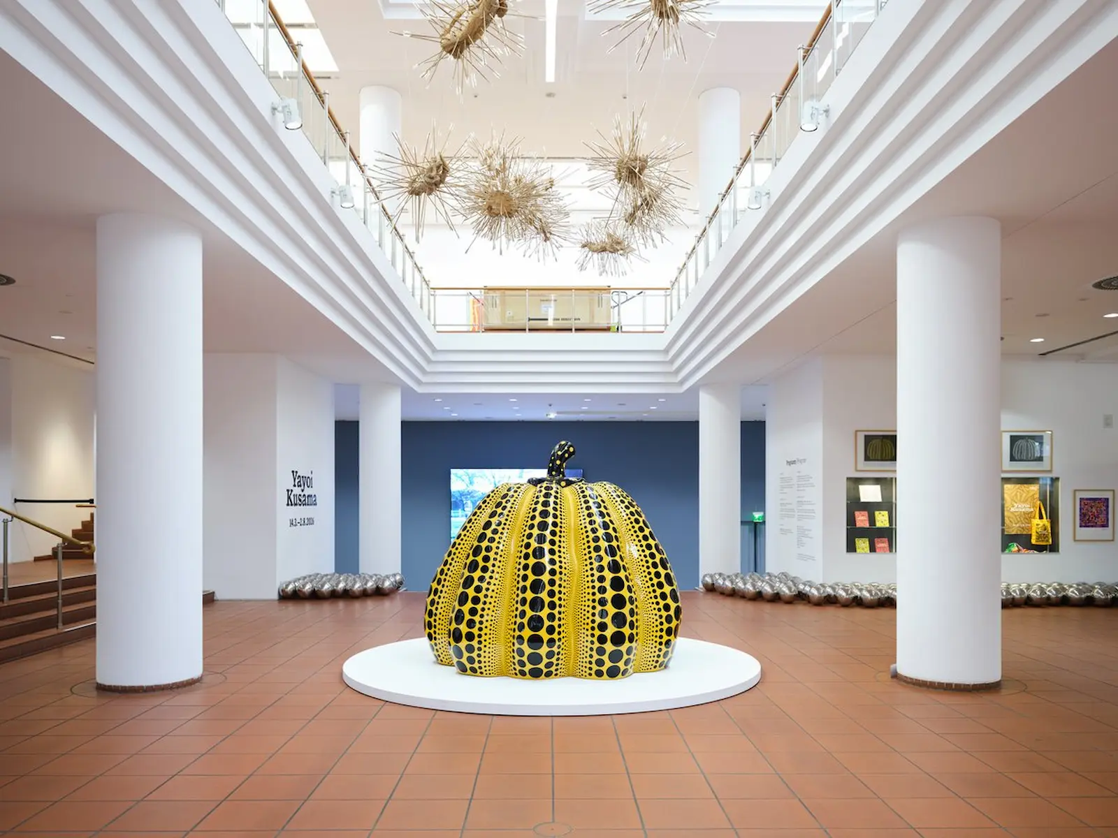 yayoi kusama museum ludwig pumpkin