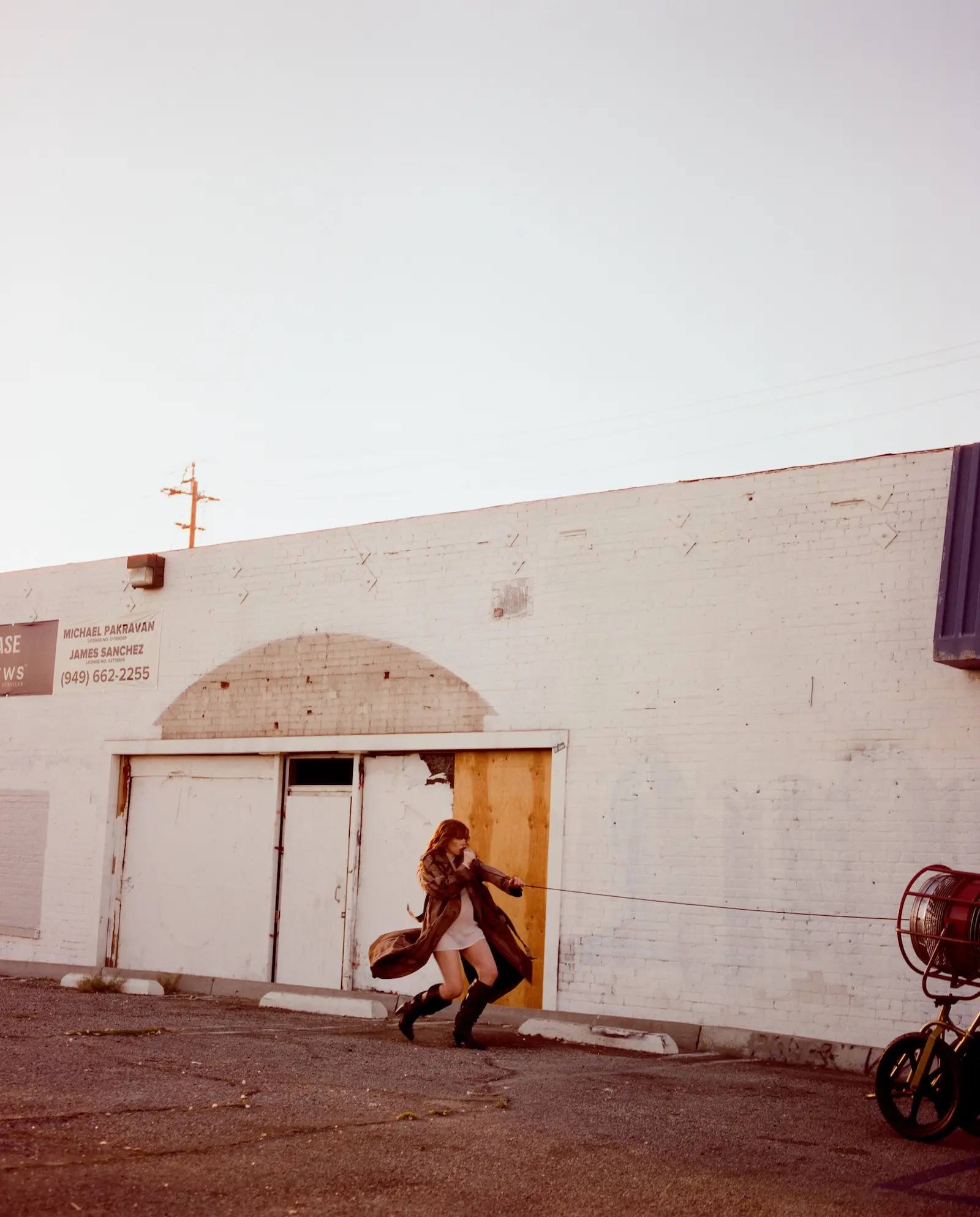carly rae jepsen on wires music video