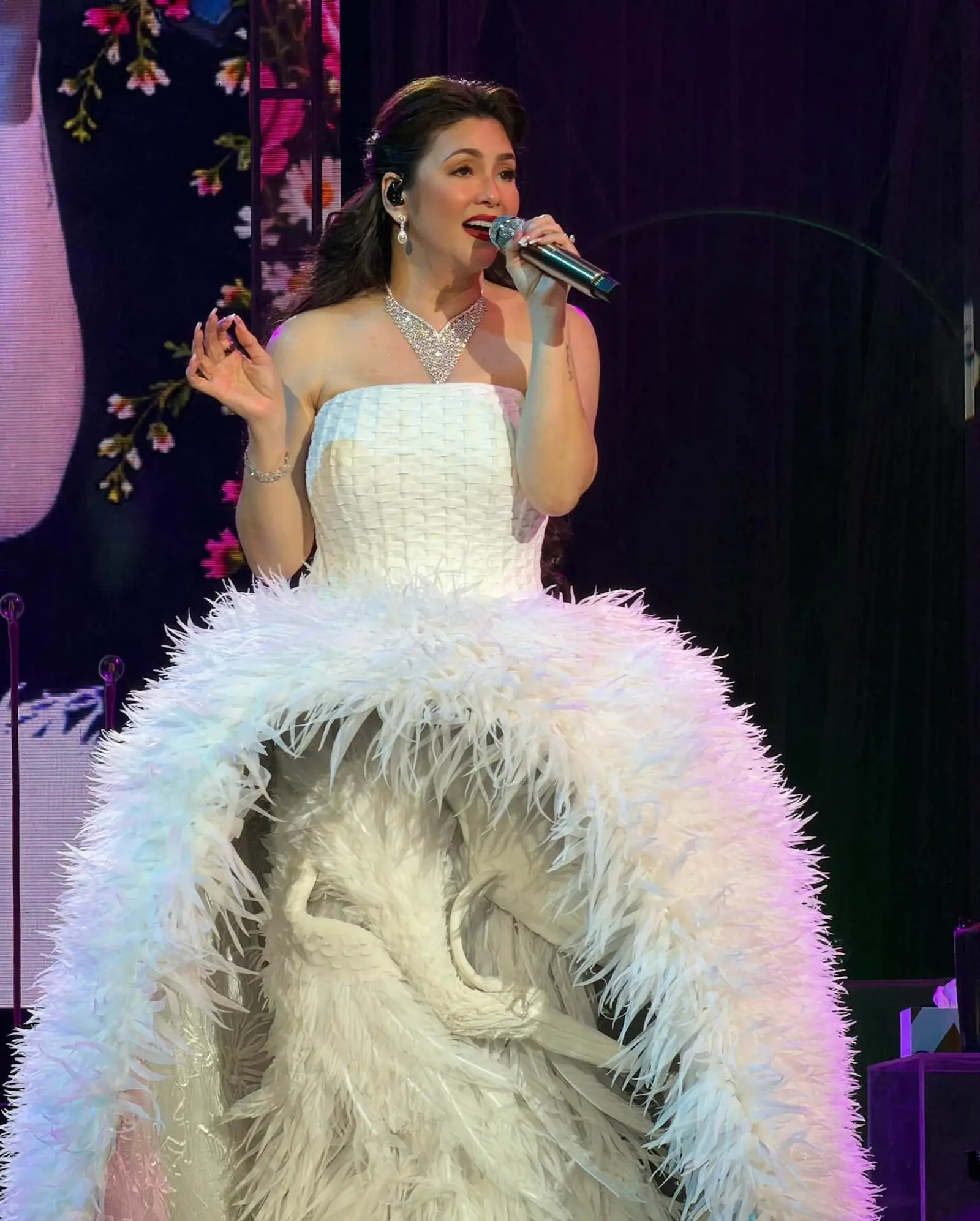regine velasquez finale concert white dress